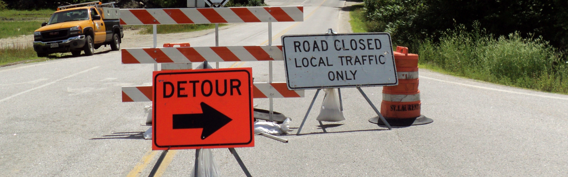 Detour sign and Road Closed Sign